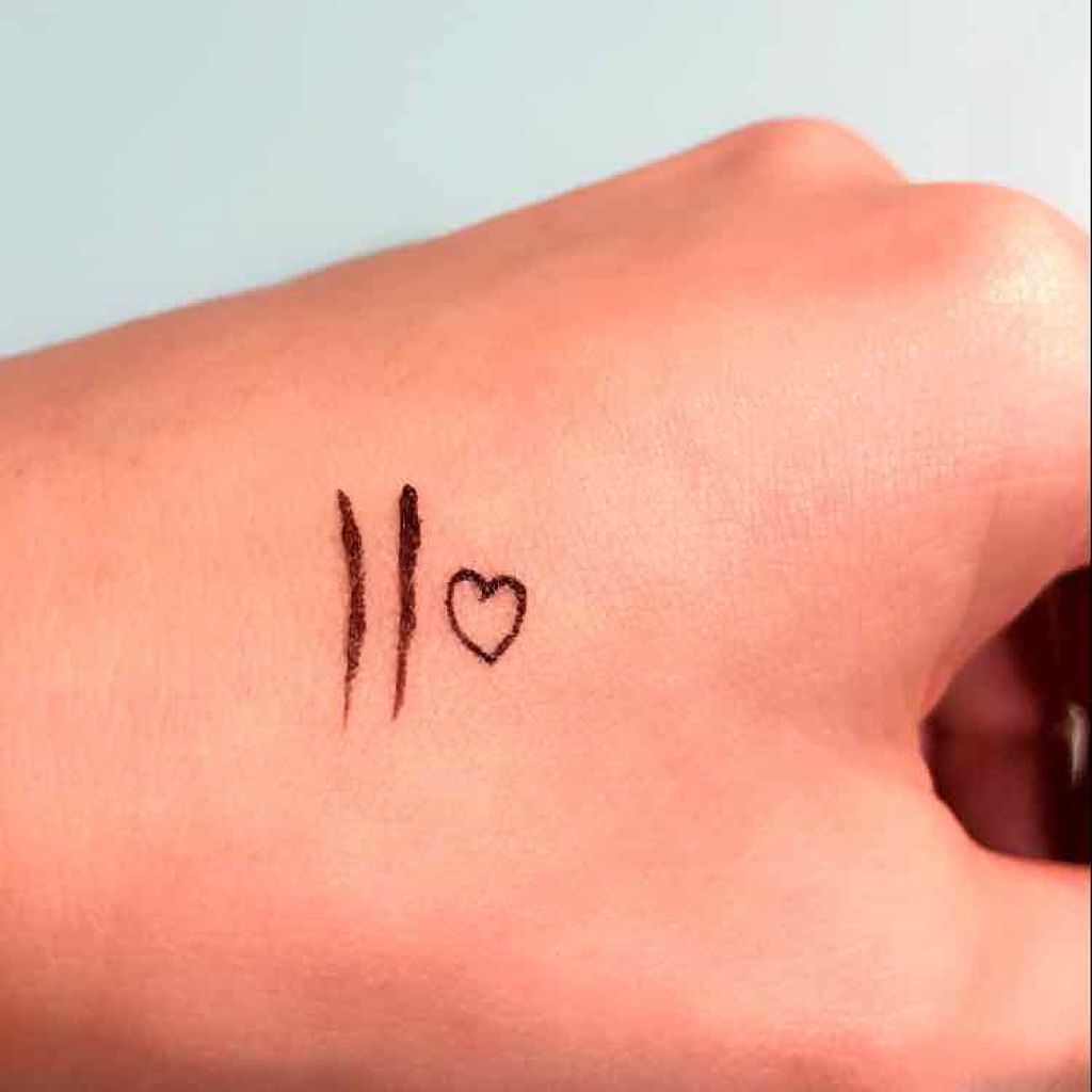 モテライナー リキッド/UZU BY FLOWFUSHI/リキッドアイライナーを使ったクチコミ(2枚目)