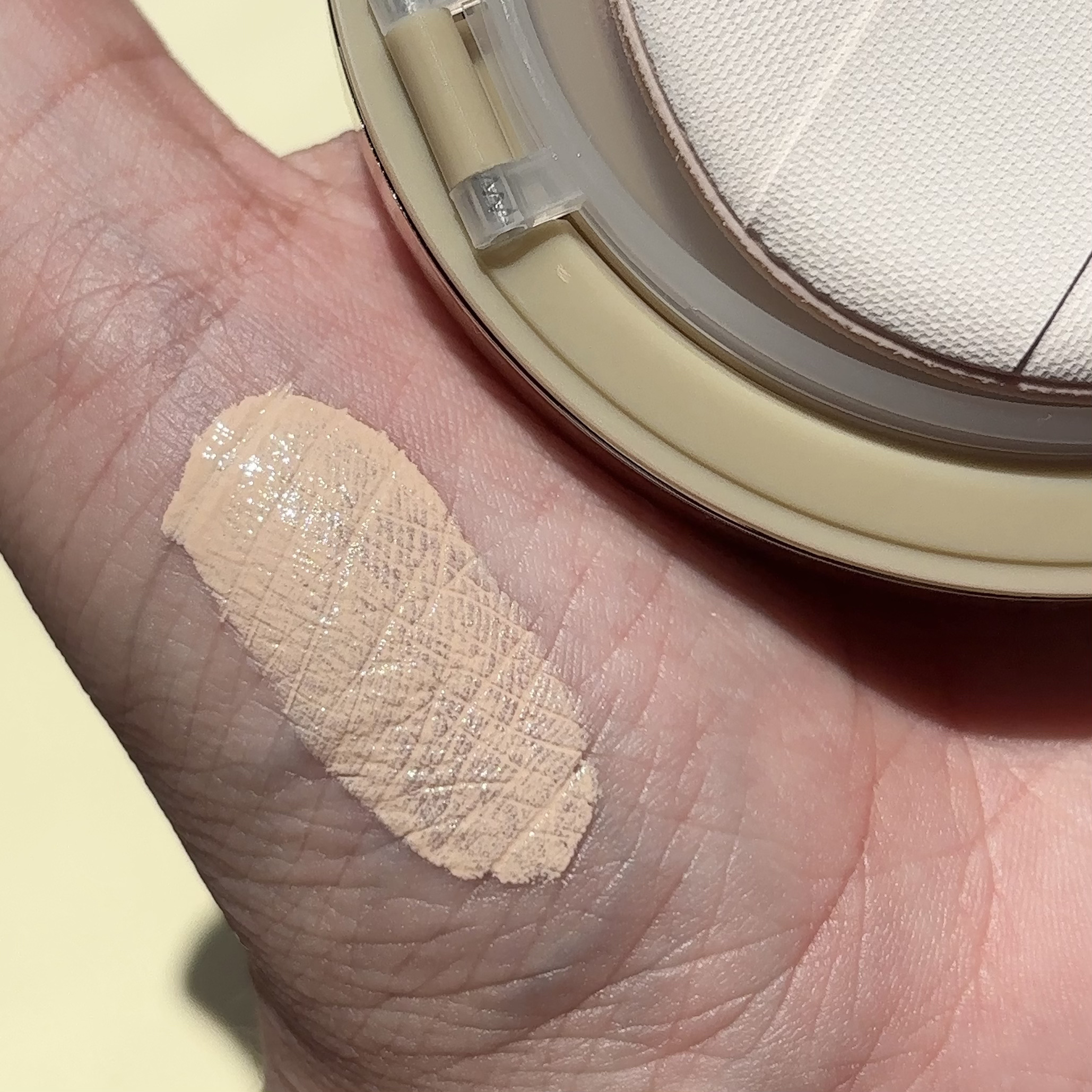 はちみつツヤ肌クッションファンデ/VELY VELY/クッションファンデーションを使ったクチコミ（2枚目）