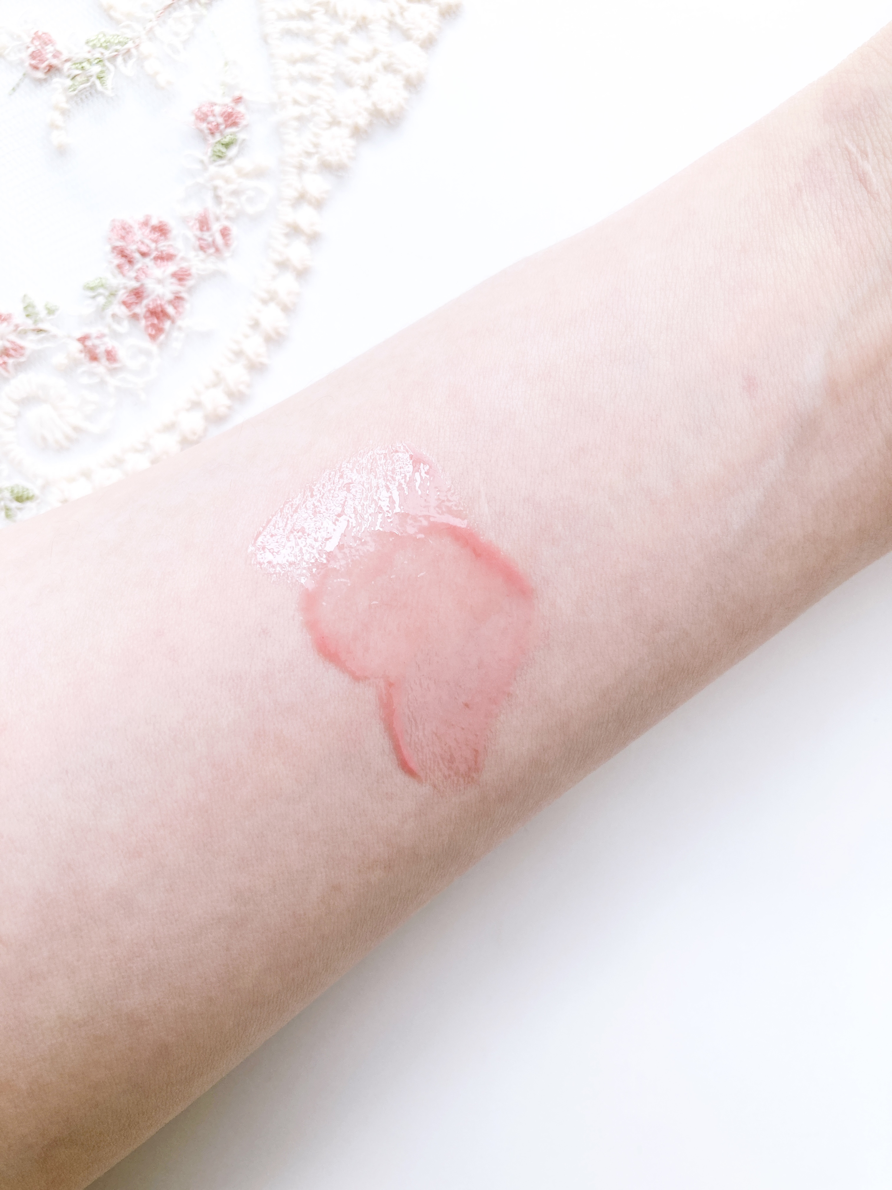 グラスティングカラーグロス/rom&nd/リップグロスを使ったクチコミ（3枚目）