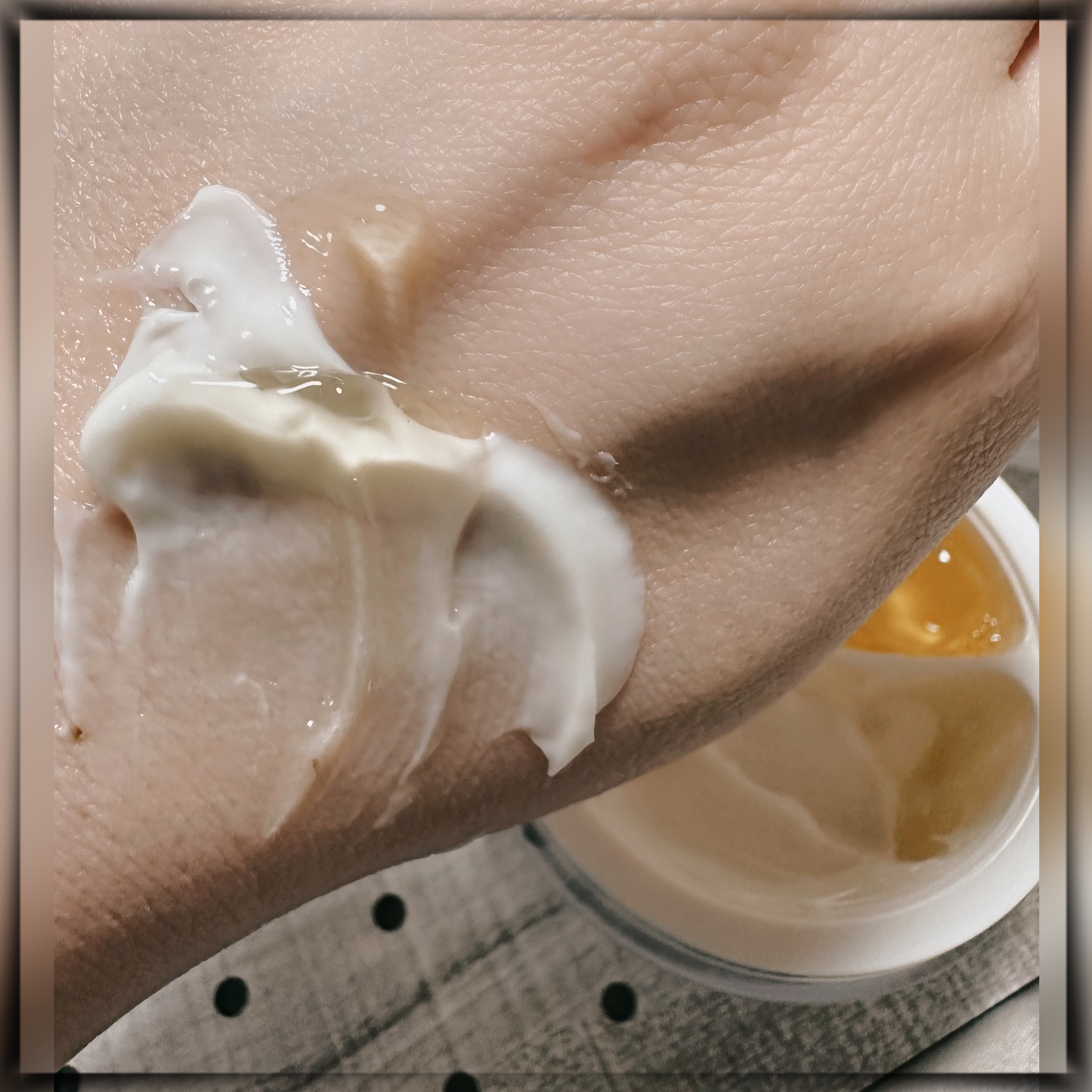 ウォータフルトーンアップサンクリーム/ダルバ/日焼け止めクリームを使ったクチコミ（3枚目）