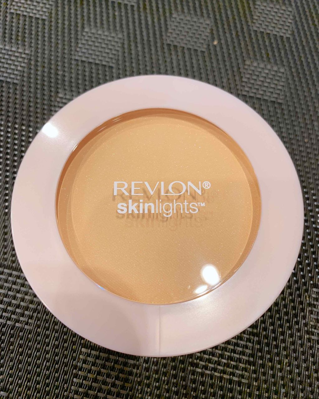 スキンライト プレスト パウダー/REVLON/プレストパウダーを使ったクチコミ（1枚目）