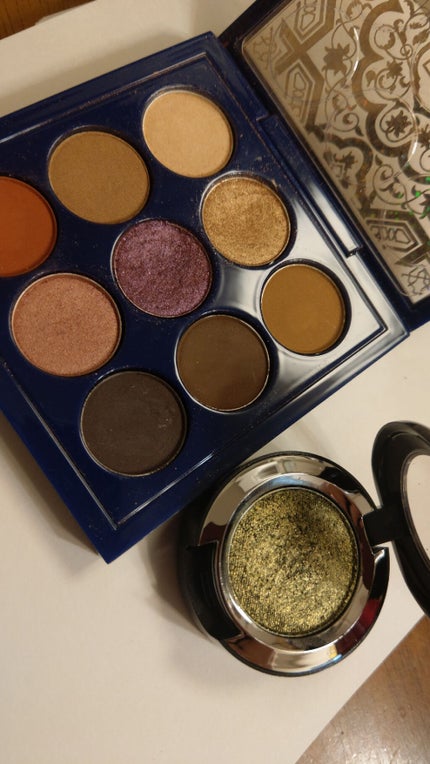 ダズルシャドウ エクストリーム/M・A・C/単色アイシャドウを使ったクチコミ(2枚目)