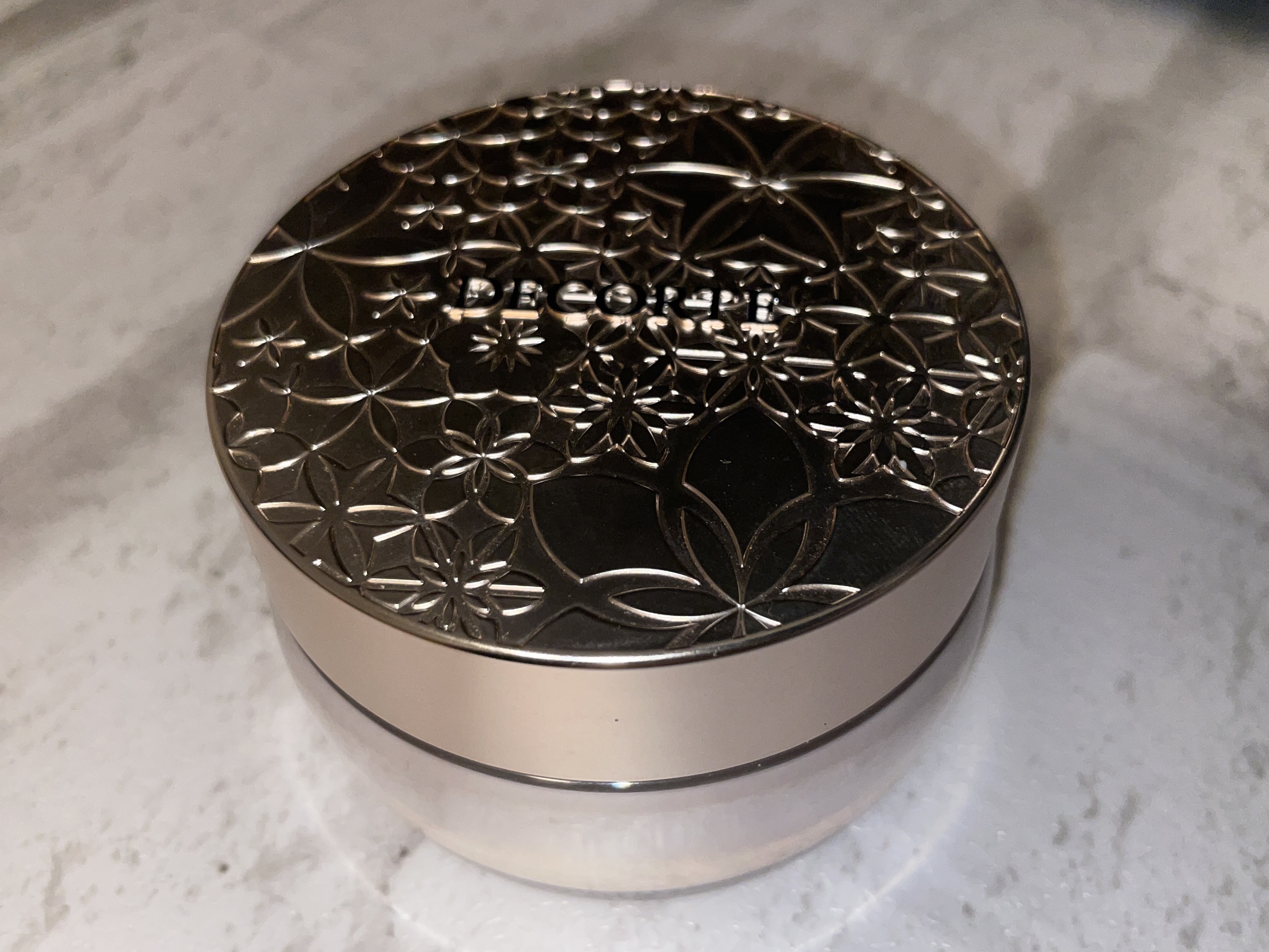 フェイスパウダー 101 horizon/DECORTÉ/ルースパウダーを使ったクチコミ（1枚目）