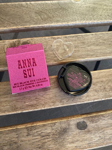 スイ ブラック アイカラー 301/ANNA SUI/シングルアイシャドウを使ったクチコミ（3枚目）