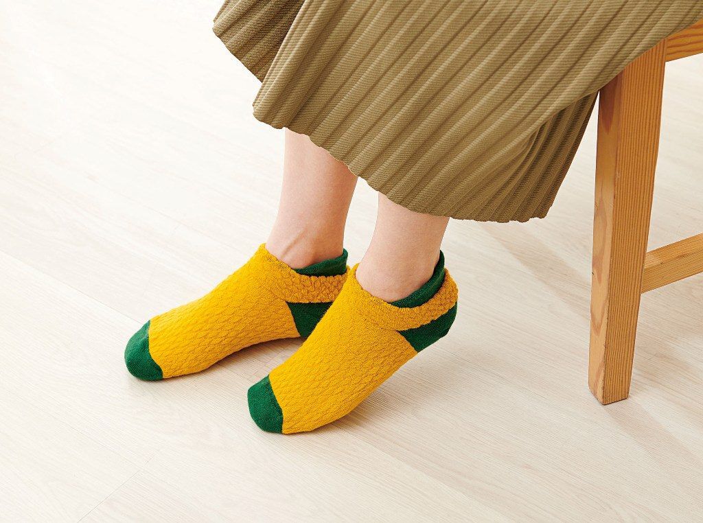 かかとキレイ シルク混靴下 パイン