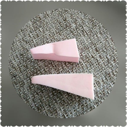 メイクアップスポンジ(バリューパック ウェッジ型 30個)/DAISO/パフ・スポンジを使ったクチコミ(3枚目)