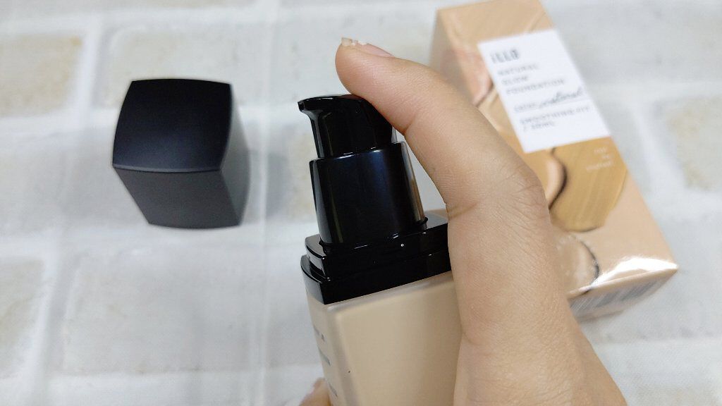 NATURAL GLOW FOUNDATION(ナチュラルグロウファンデーション)/iLLO/リキッドファンデーションを使ったクチコミ(2枚目)