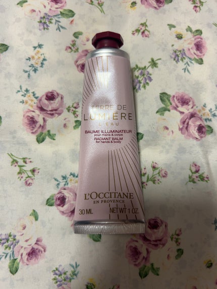 L'OCCITANE テール ド ルミエール ハンドクリームのクチコミ「
🐈⬛L'OCCITANEテール ド ルミエール ハンドクリーム🐾
銀行のお姉さんが、気.....」(1枚目)
