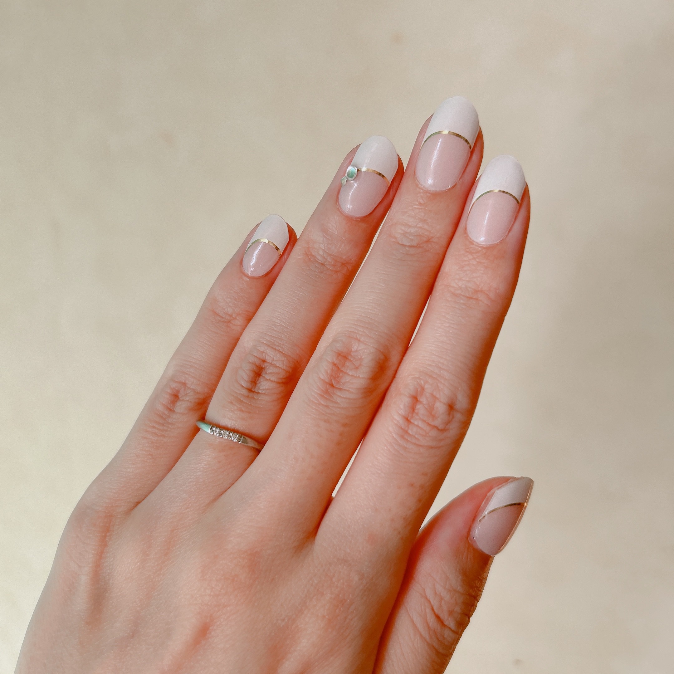 セミキュアジェルネイル（ハンド） ND-359 N Sylph (special day Collection)/ohora/ネイルシールを使ったクチコミ（2枚目）