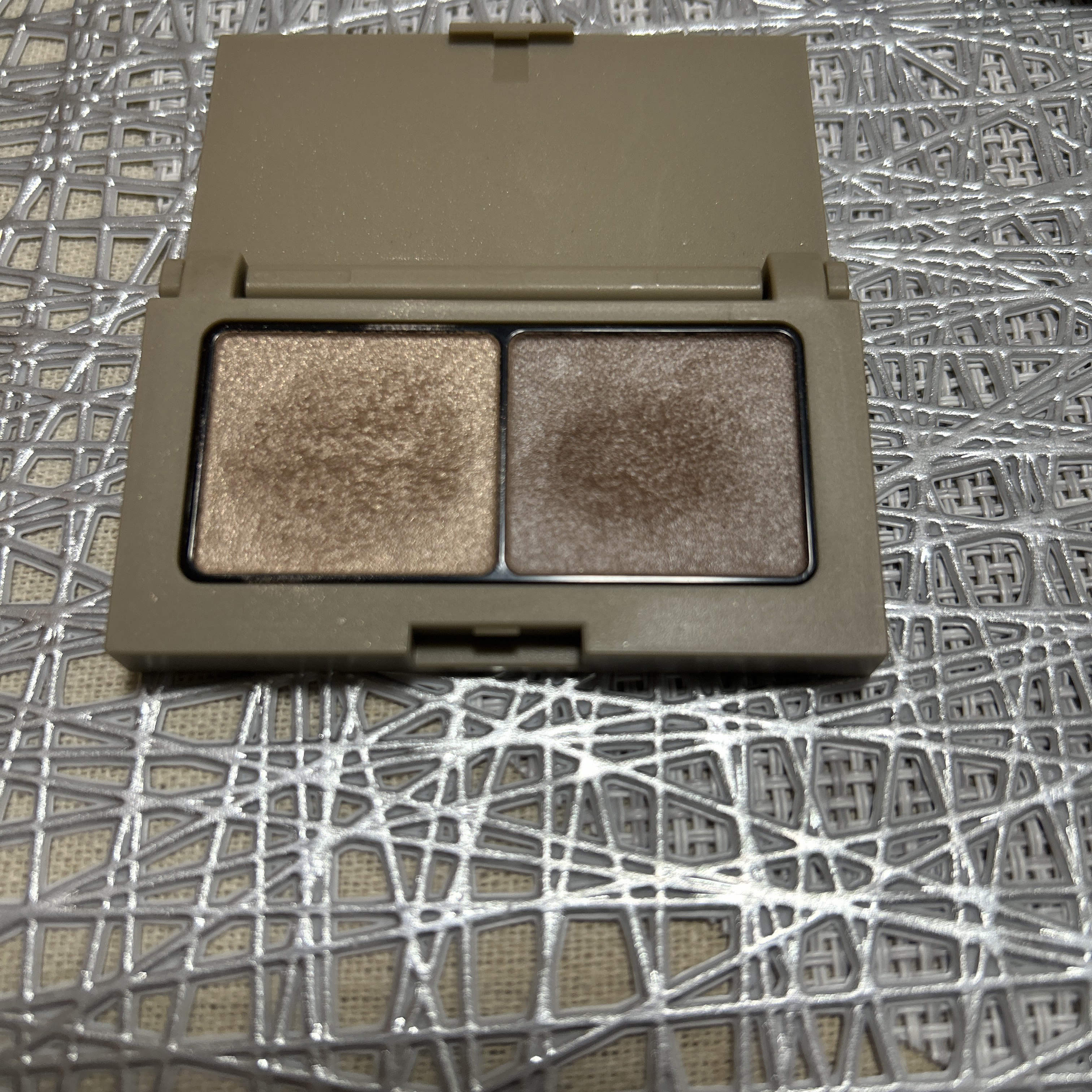 ケイト デザイニングアイブロウ3D/KATE/パウダーアイブロウを使ったクチコミ（3枚目）