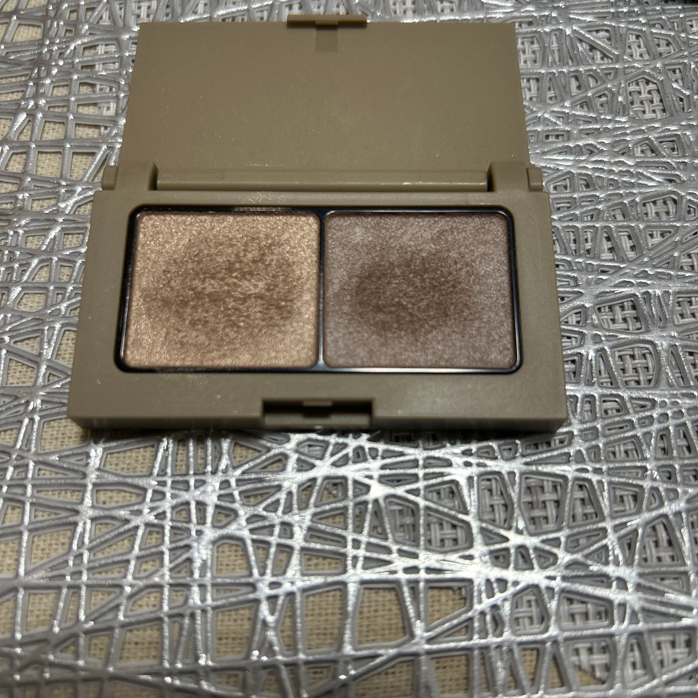 ケイト デザイニングアイブロウ3D/KATE/パウダーアイブロウを使ったクチコミ(3枚目)