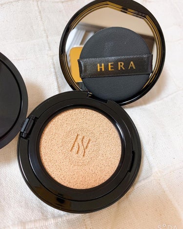 HERA ブラック クッションのクチコミ「⭐️購入品⭐️
⁡
HERA
ブラッククッション
21N1
⁡
去年、初めて購入したクッション.....」（2枚目）