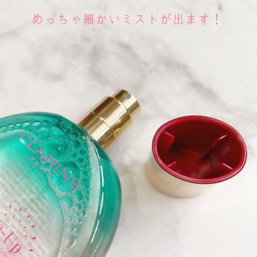 フィックス メイクアップ Su21　洋ナシとバニラの限定の香り/CLARINS/ミスト状化粧水を使ったクチコミ（3枚目）