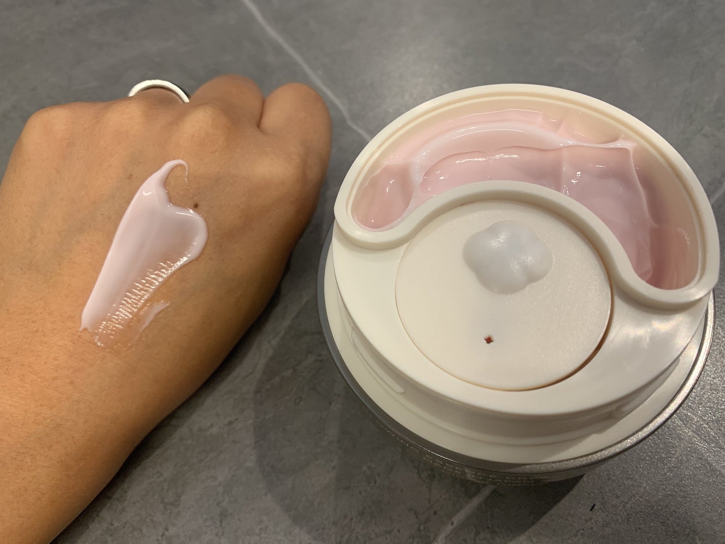 ココチ エージー グローイング エッセンス クリーム マスク/COCOCHI/フェイスクリームを使ったクチコミ(4枚目)