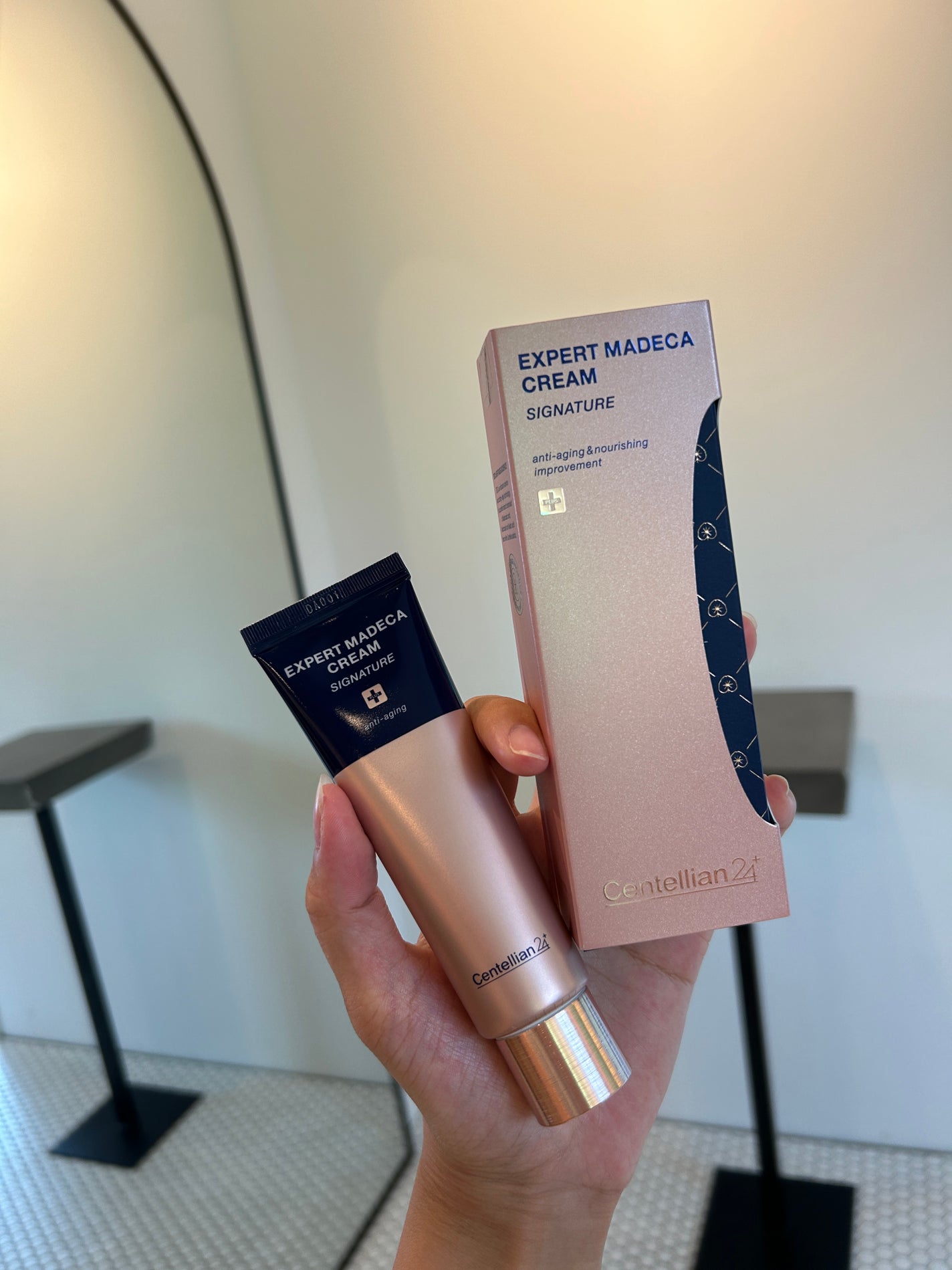 エキスパートマデカクリーム (シグネチャー)/センテリアン24/フェイスクリームを使ったクチコミ(2枚目)