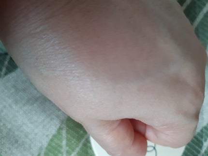 ピュアラディアントプロテクション アクアティックグロー クッションファンデーション SPF50+/PA+++/NARS/クッションファンデーションを使ったクチコミ(4枚目)