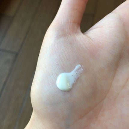 スーパーモイスチャーエッセンス ゴールド/スキンアクア/日焼け止めローションを使ったクチコミ(4枚目)