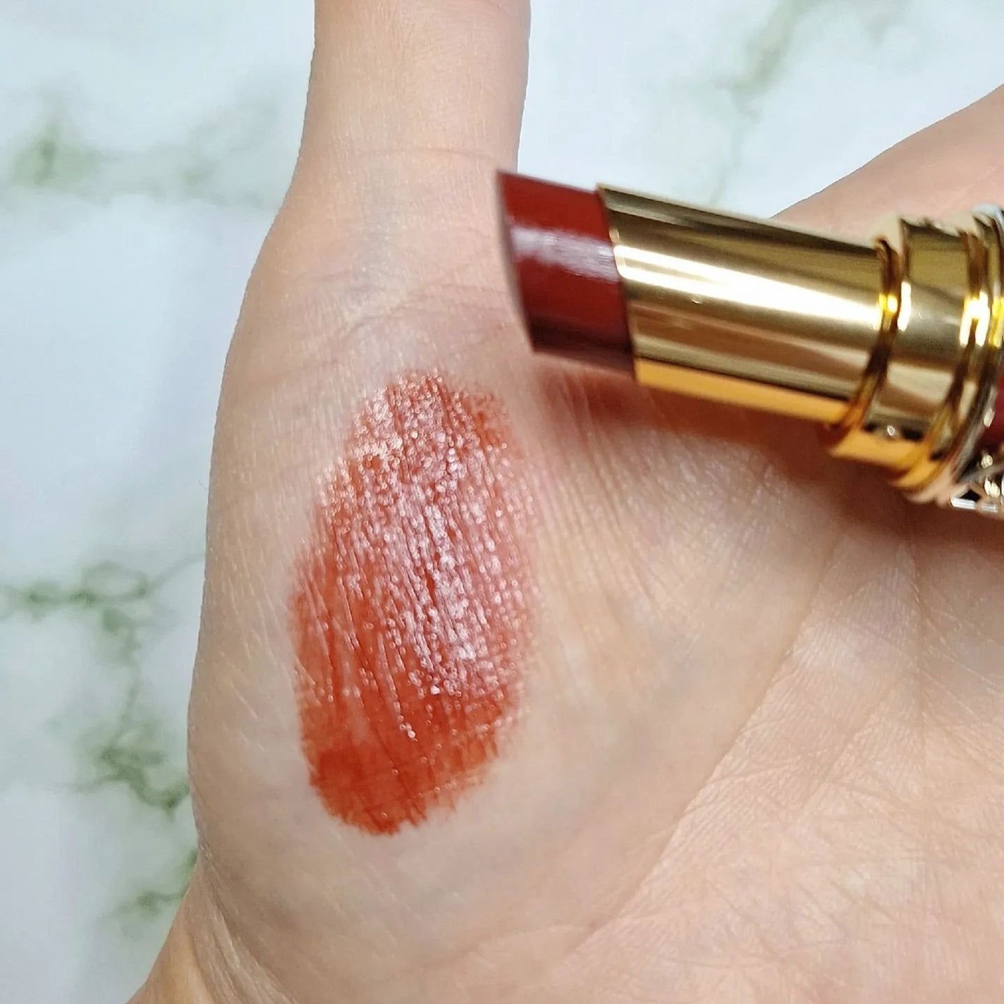 ルージュ ヴォリュプテ シャイン/YVES SAINT LAURENT BEAUTE/口紅を使ったクチコミ(4枚目)