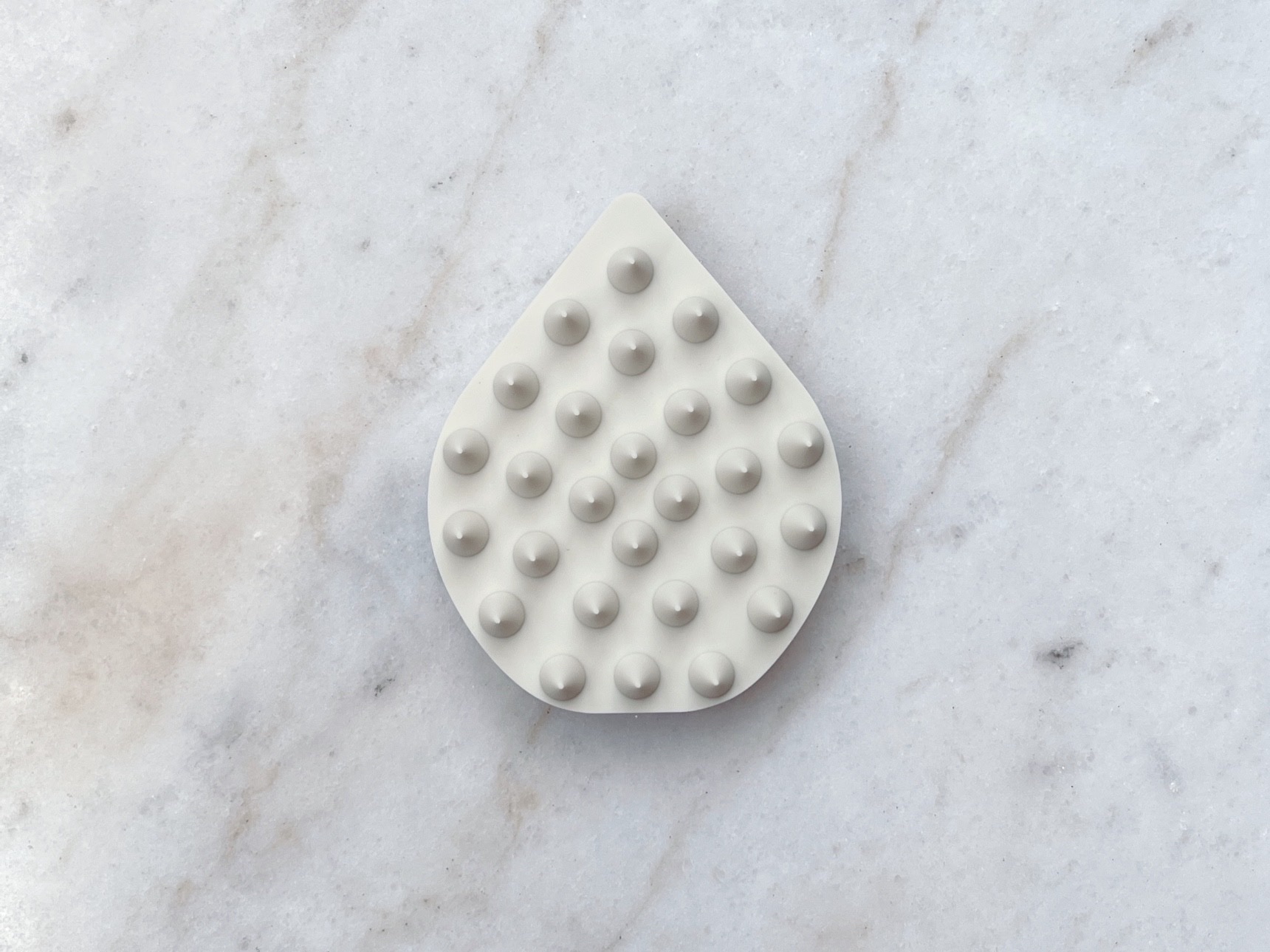 リラクシングマッサージブラシ/エトヴォス/スカルプブラシを使ったクチコミ（2枚目）