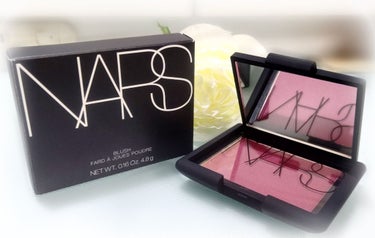 ♥️バーガンディのチークで大人顔♥️

NARS ブラッシュ 4037

はい。ダークカラーのチークが欲しくてさ迷ってたら出会いました。
ソフトなバーガンディ？ダークモーヴローズ？
そんな色です。

あ