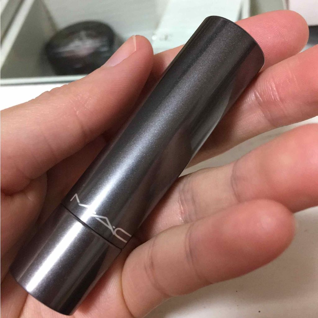 プレンティ オブ パウト プランピング リップスティック ラブメイカー/M・A・C/口紅を使ったクチコミ（1枚目）