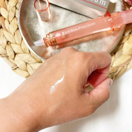 Rie_beauty on LIPS 「新発売のマッサージしないバストアップ美容液リッチボンプラチナム..」(4枚目)
