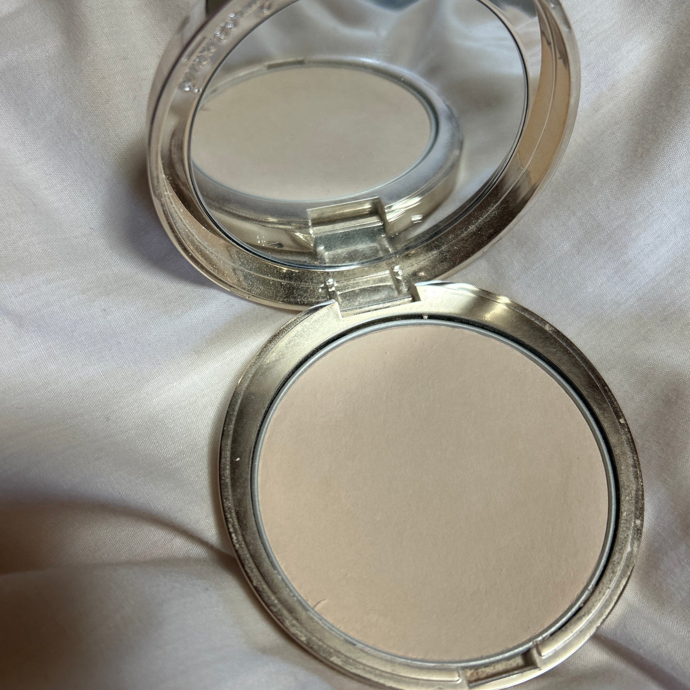 ブライトニング スキンケアパウダー 2022/スノービューティー/プレストパウダーを使ったクチコミ(2枚目)