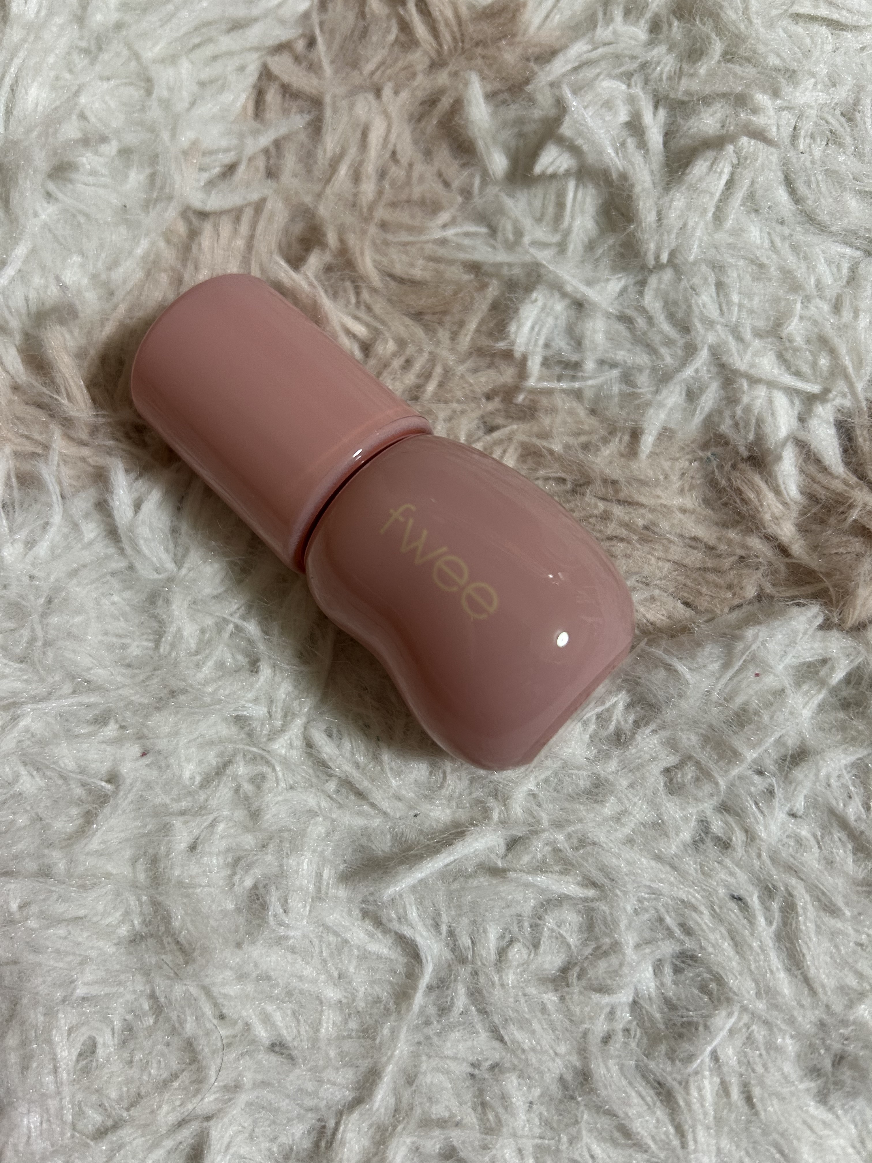 フィー 3Dボリューミンググロス/fwee/リップグロスを使ったクチコミ（2枚目）