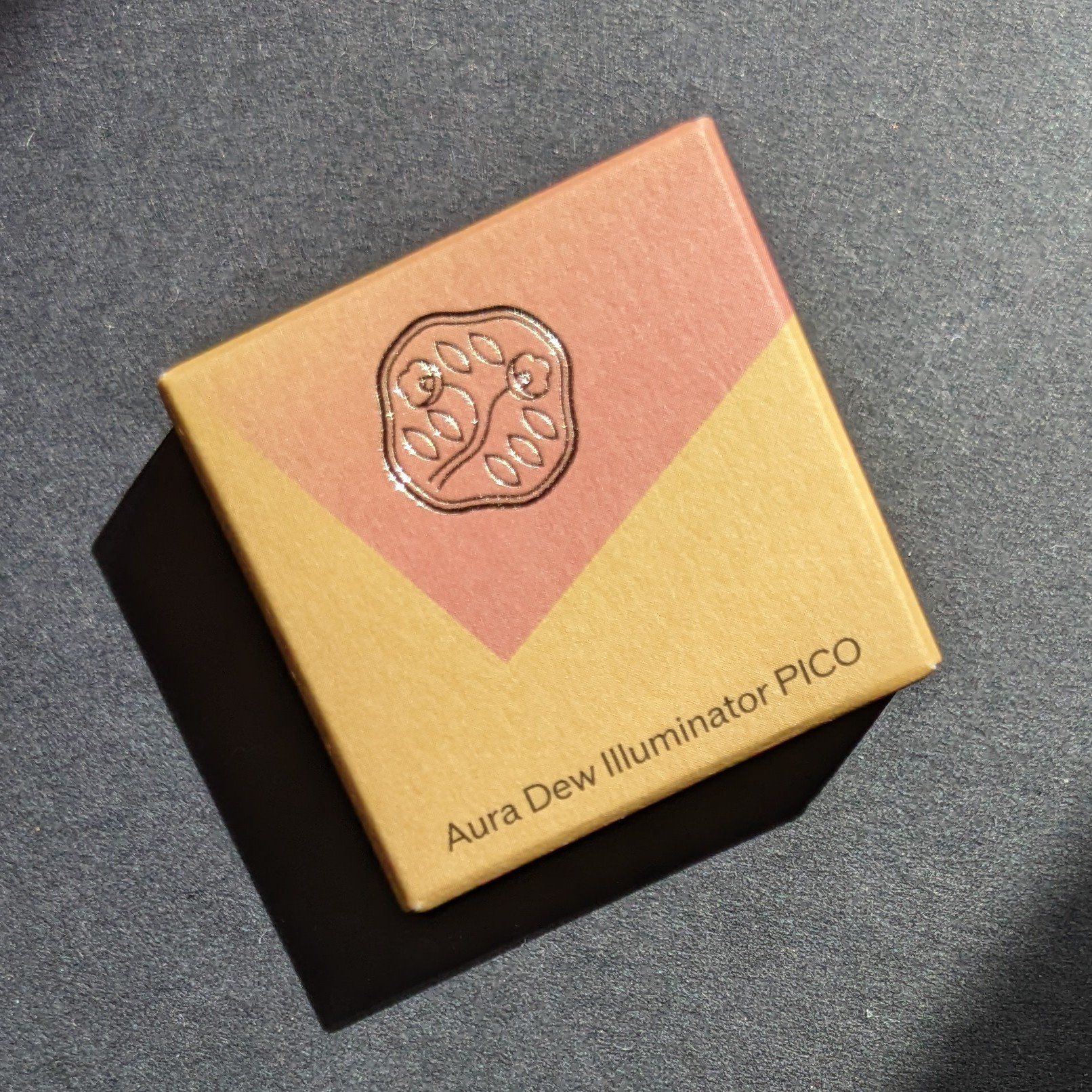 オーラデュウ プリズム イルミネーター ピコ 06 雀色時/SHISEIDOザ・メーキャップ/単色アイシャドウを使ったクチコミ（3枚目）