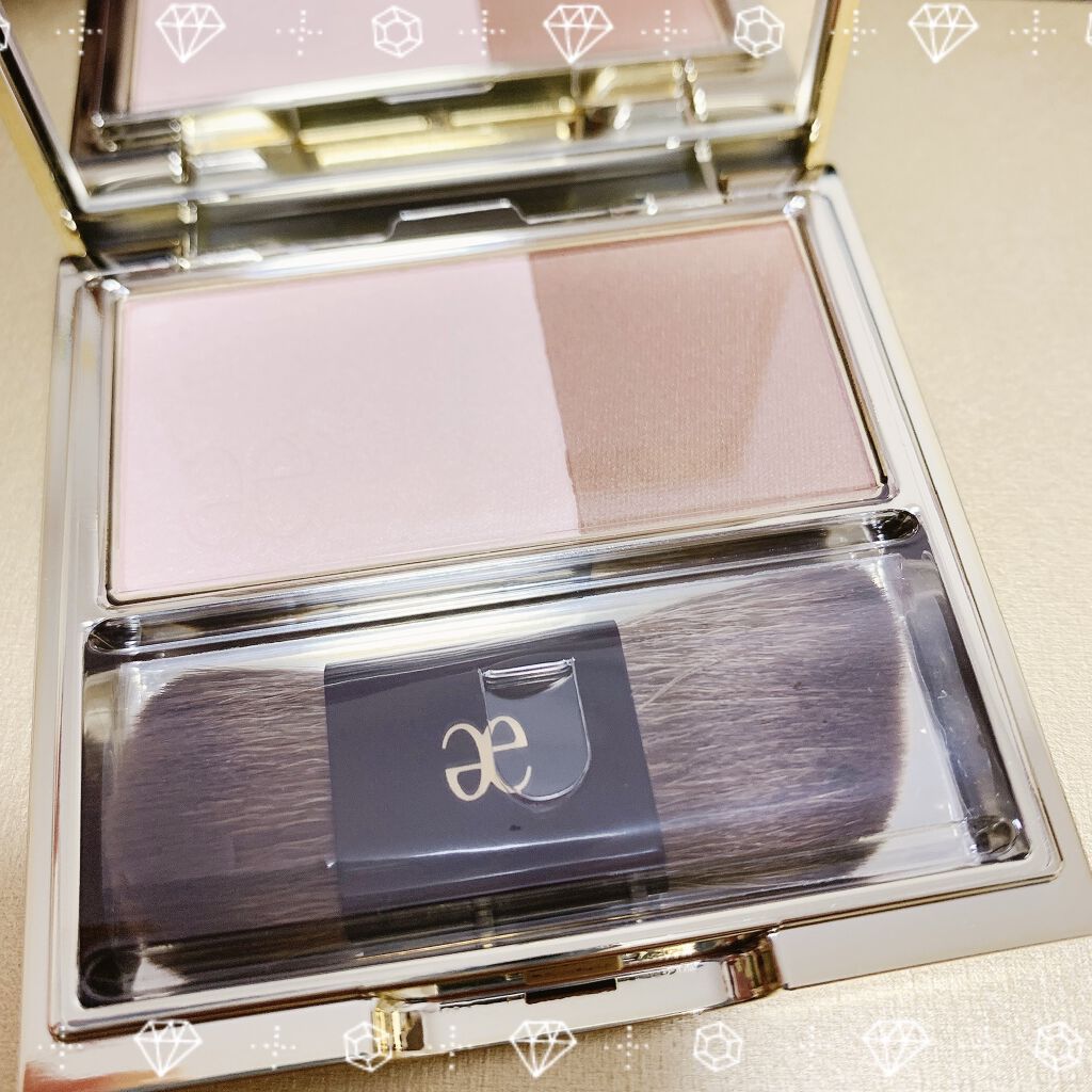 コントゥアリング フェイス 002/Elégance/パウダーハイライトを使ったクチコミ（1枚目）