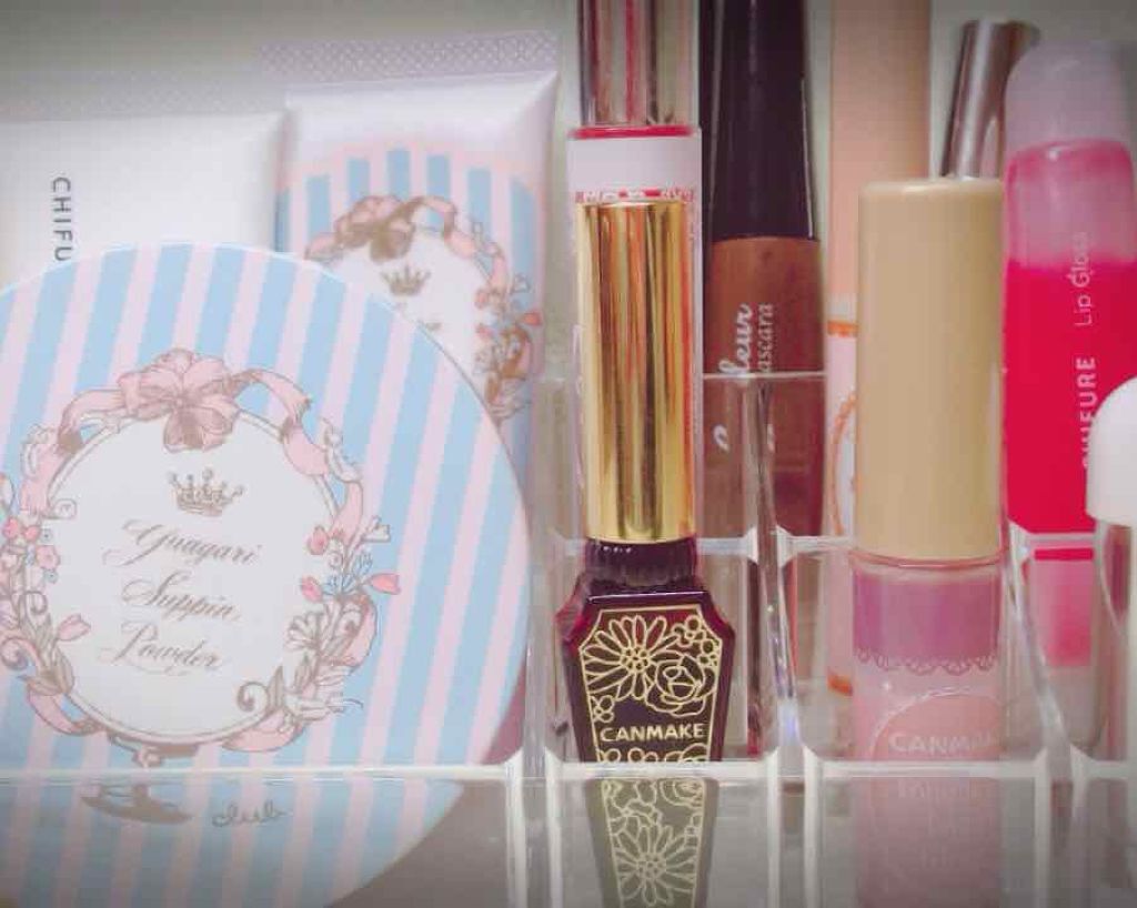ユウ♪ on LIPS 「私のコスメ収納です💄まだコスメが少ないし改善したいところも少し..」(3枚目)