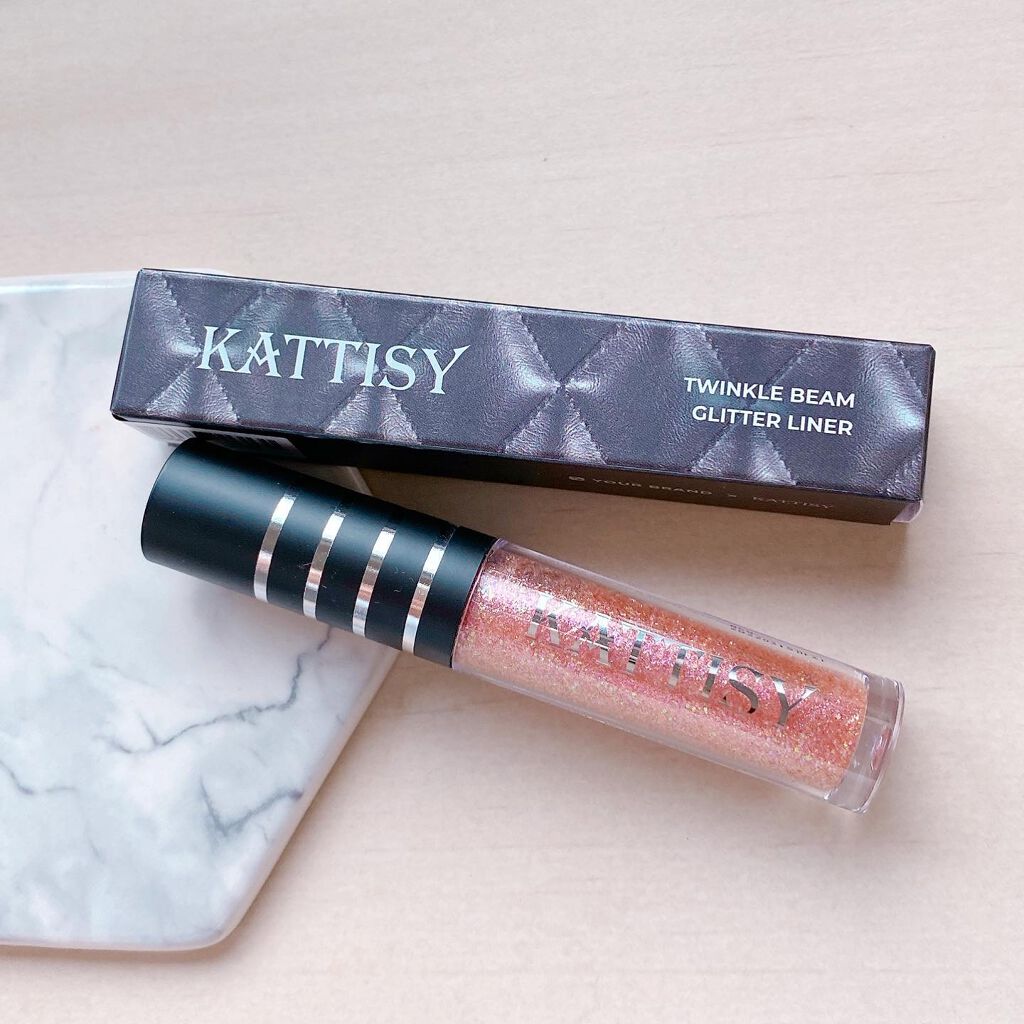 KATTISY Twinkle Beam Glitter Liner/YOUR BRAND/グリッターを使ったクチコミ（2枚目）