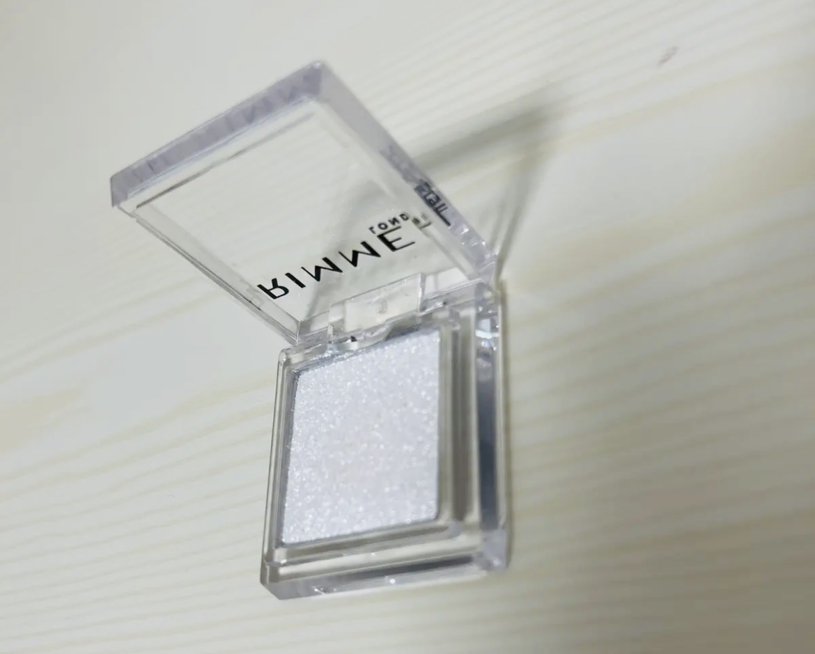 プリズム パウダーアイカラー 001 ホワイト/リンメル ロンドン/単色アイシャドウを使ったクチコミ（1枚目）