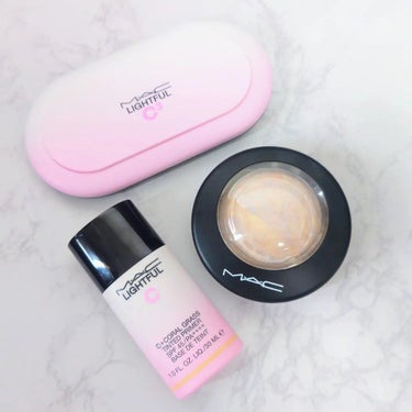 MAC
◻️ライトフル C3 ナチュラル シルク パウダー ファンデーション SPF 15
◻️ライトフルC＋ティンティッドプライマー　SPF45
◻️ミネラライズ スキンフィニッシュ：ライトスカペード