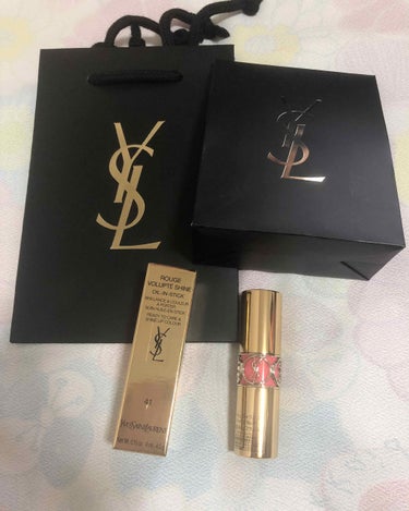 ｢Yves Saint Laurent ルージュヴォリュプテシャインNO.41｣


初めてのYves Saint Laurentのリップ！
可愛いピンク色ー！

付けた感じは柔らかなテクスチャーで発色