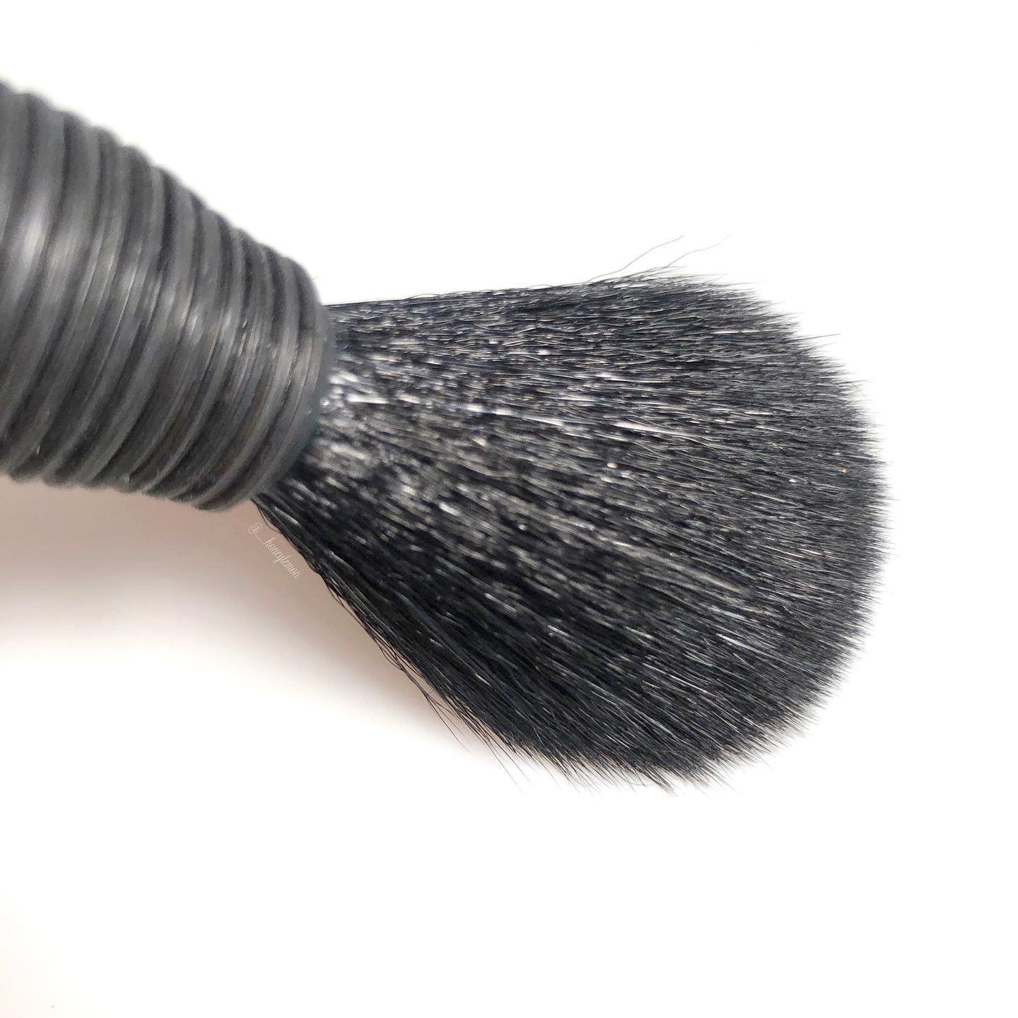 ヤチヨ カブキブラシ/NARS/メイクブラシを使ったクチコミ（2枚目）