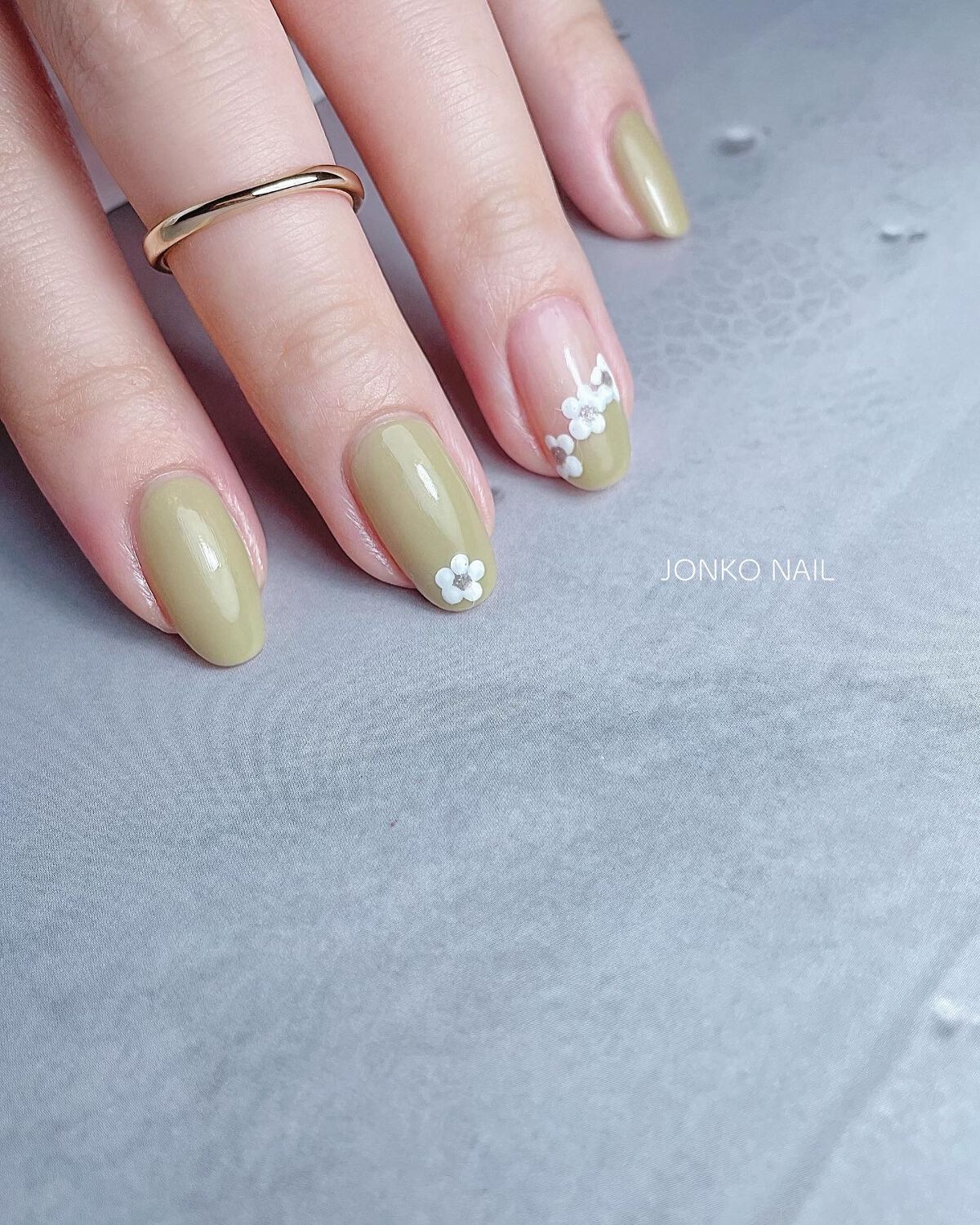 じょんこ┊︎マニキュアでセルフネイル on LIPS 「◽︎iLLO@illo_makeJoyHissNoiseJo..」(3枚目)