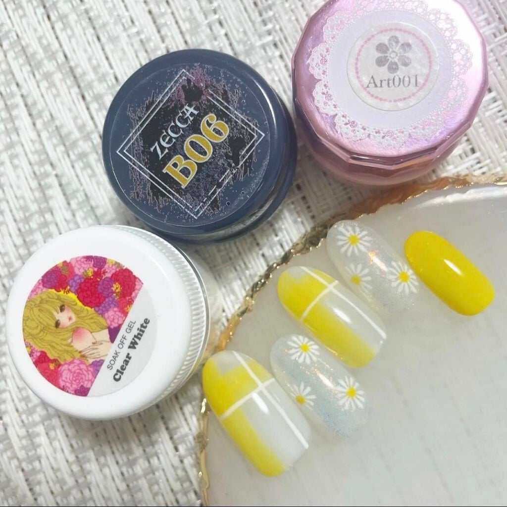 nozi𓆉𓂃 𓈒𓏸◌ on LIPS 「春ネイルデザイン!プチプラジェルネイル*.+゚恐る恐る…初めて..」(2枚目)