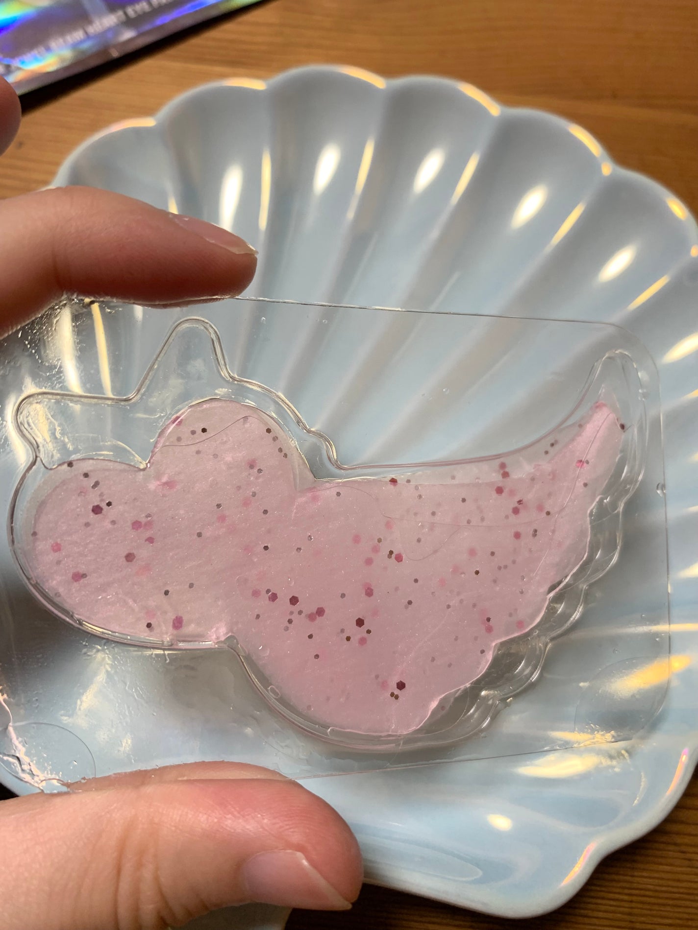 ジュエルビームハートアイパッチ/EKE/アイケア・アイクリームを使ったクチコミ(2枚目)