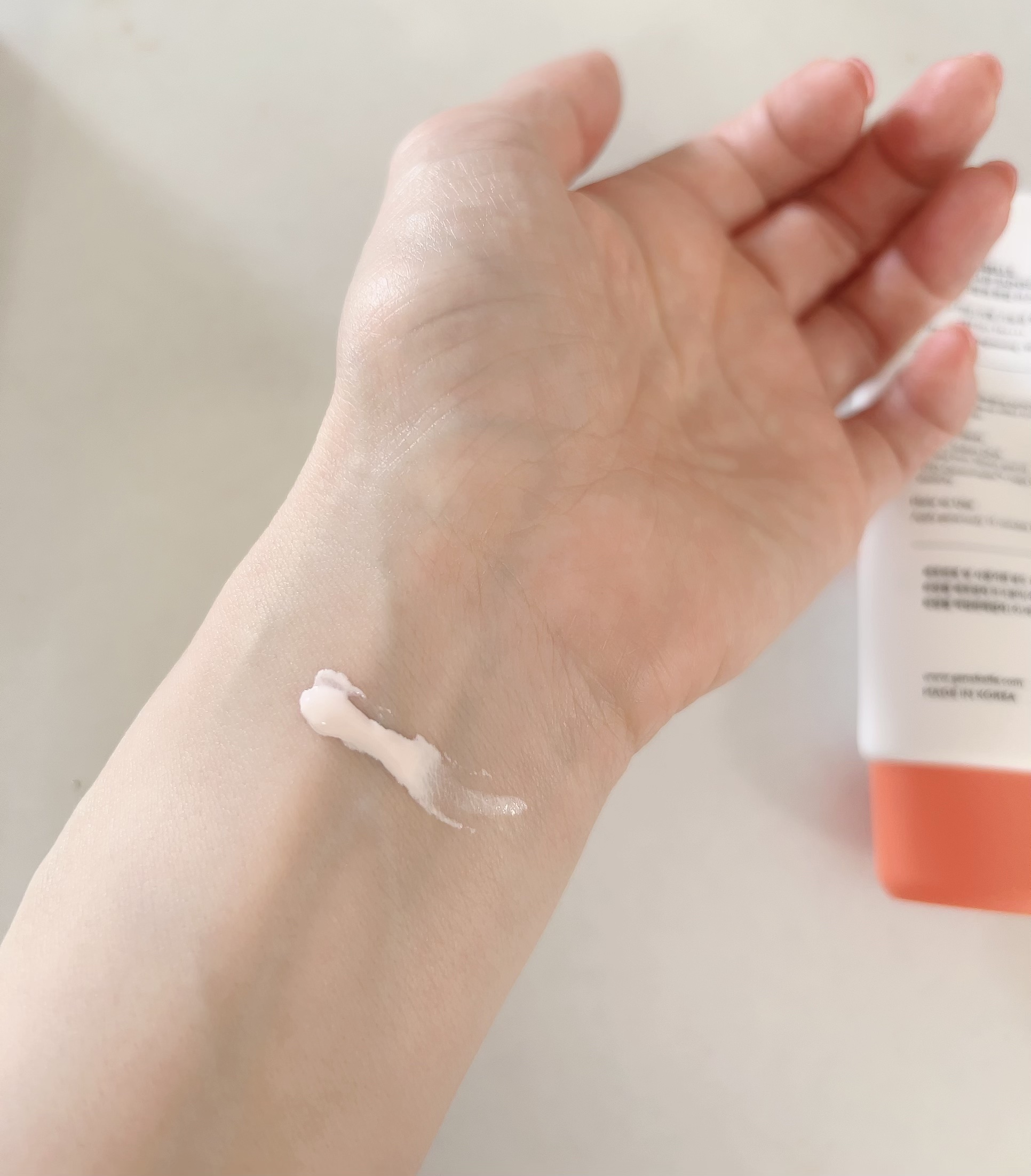 レーザースージングサンスクリーン/Genabelle/日焼け止めクリームを使ったクチコミ（2枚目）