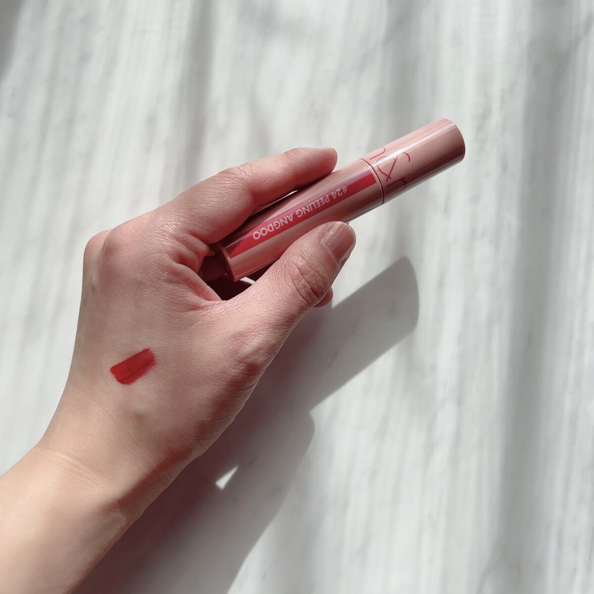 ジューシーラスティングティント/rom&nd/リップティントを使ったクチコミ（2枚目）