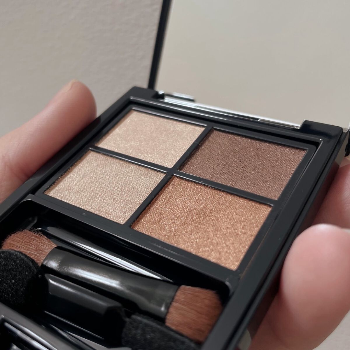 ミネラルクラッシィシャドー/エトヴォス/アイシャドウパレットを使ったクチコミ（2枚目）