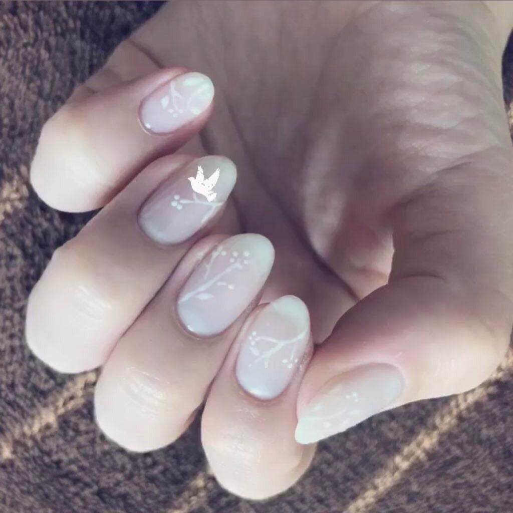行場 on LIPS 「🕊🕊🕊#セルフネイル部#セルフネイル#nail#ウエディングネ..」(3枚目)