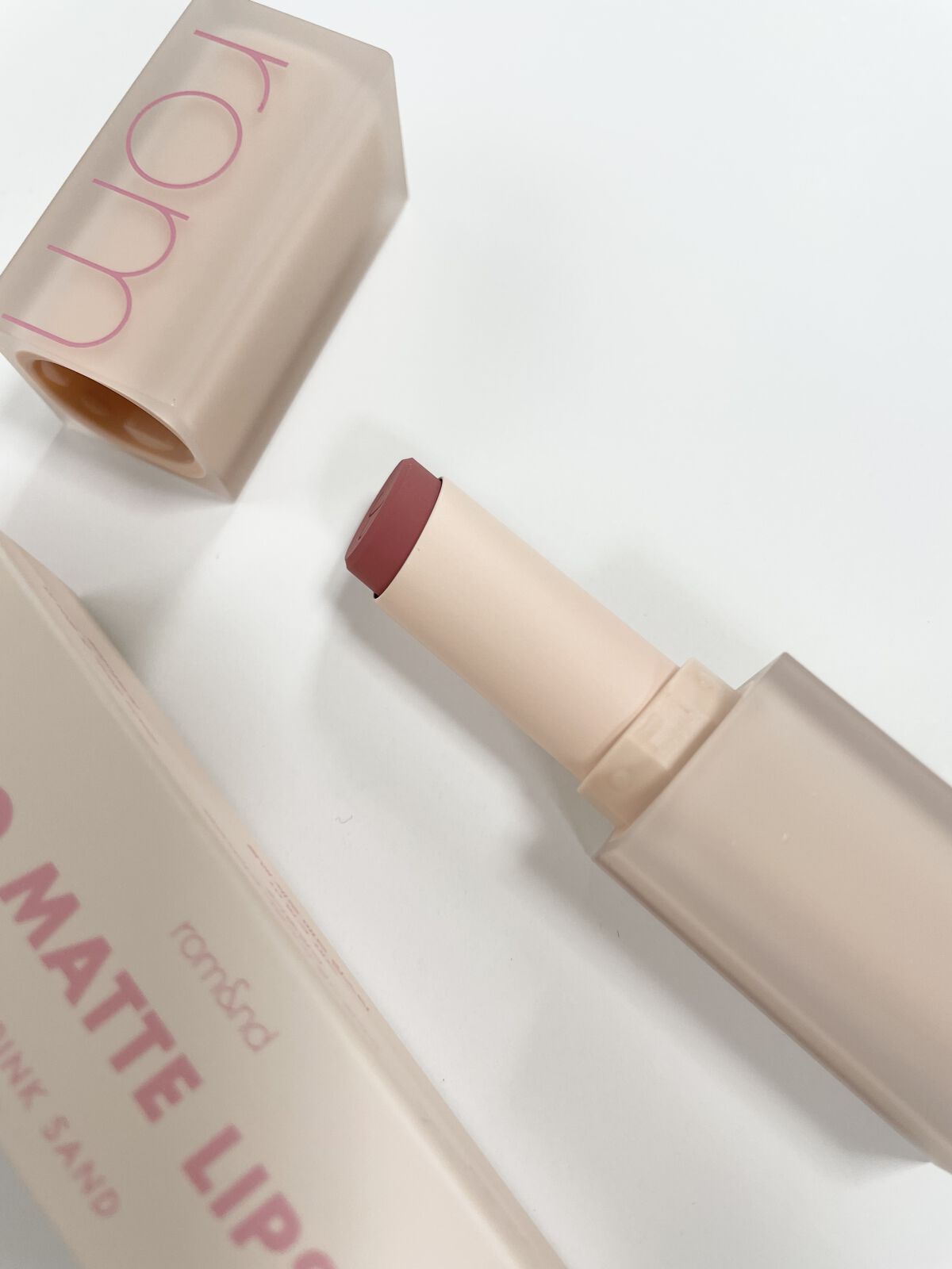 モイストリップ(無香料)/ユリアージュ/リップクリームを使ったクチコミ（2枚目）