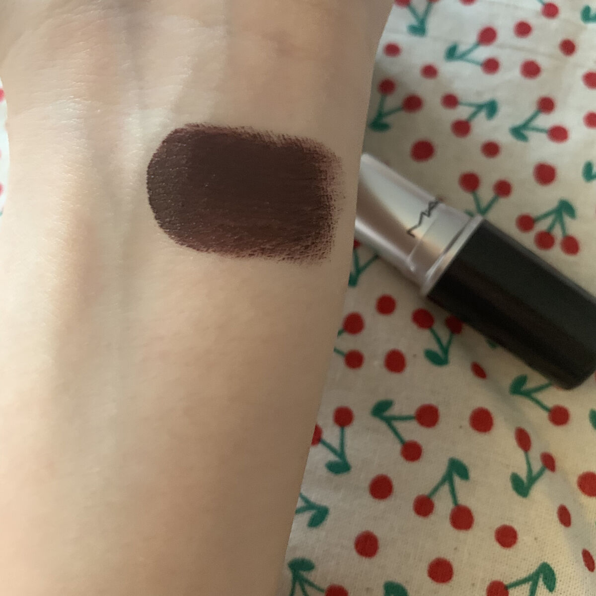 リップスティック フィルム ノアール（サテン）/M・A・C/口紅を使ったクチコミ（3枚目）