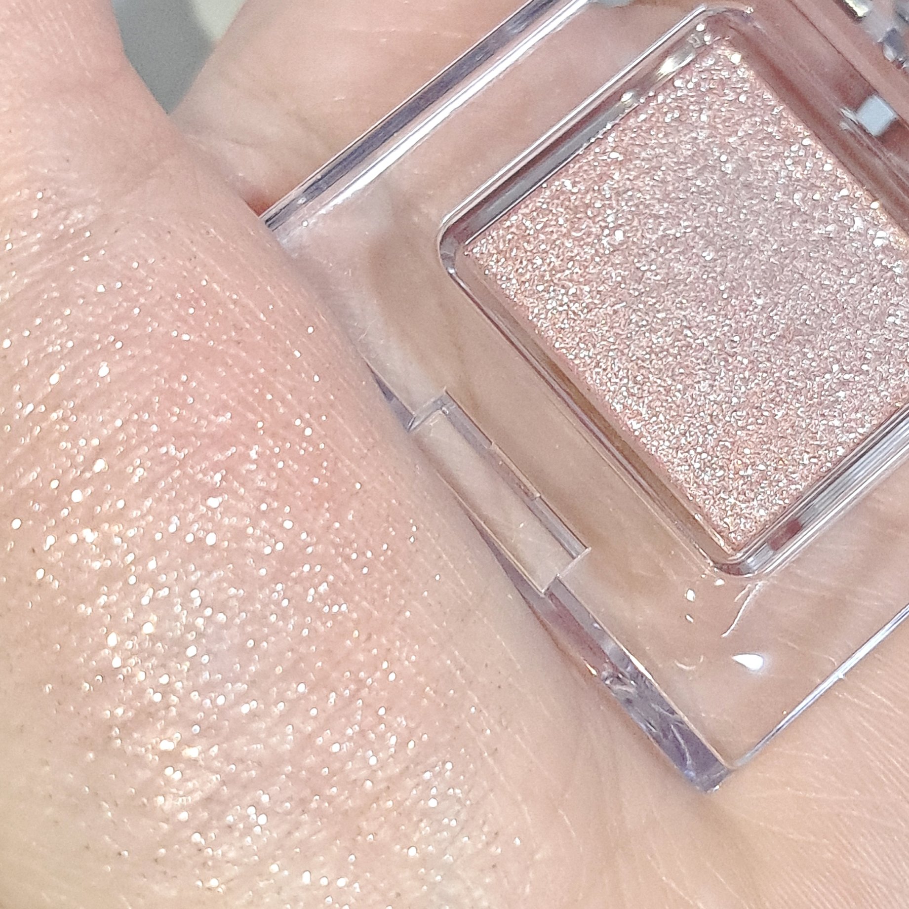 マルチカラーバリエーション スパークル/チャコット・コスメティクス/単色アイシャドウを使ったクチコミ（3枚目）