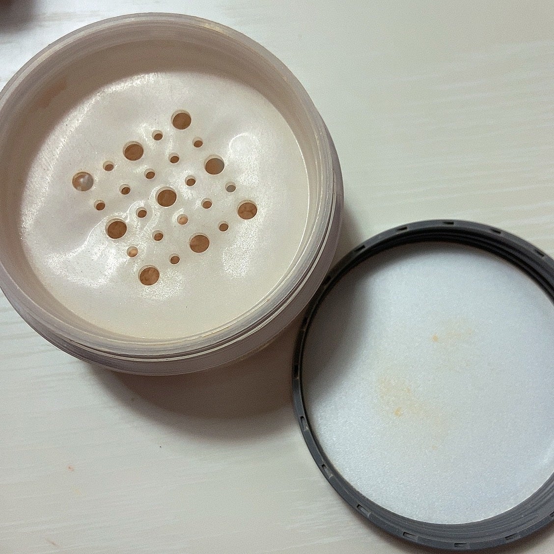 フィニッシングパウダー マット/チャコット・コスメティクス/ルースパウダーを使ったクチコミ(1枚目)