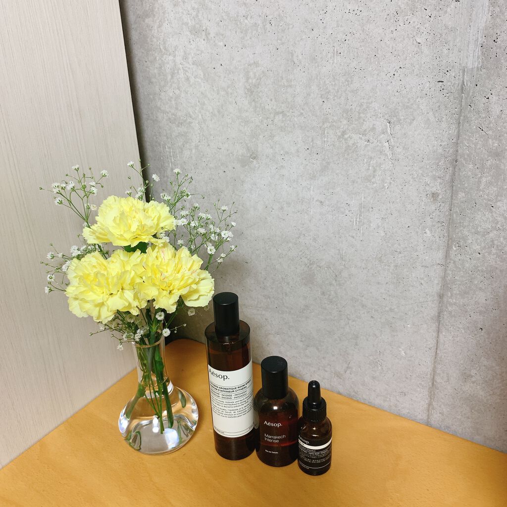 こんばんは

昨日、たぶん人生初！自分に向けてお花を購入しました。
銀座のユニクロフラワーは
1束390円で購入できて、自分で好きな組み合わせを選ぶことができる場所で、、、
とても素敵な場所でした♪
また定期的にお花を購入したいとおもいます