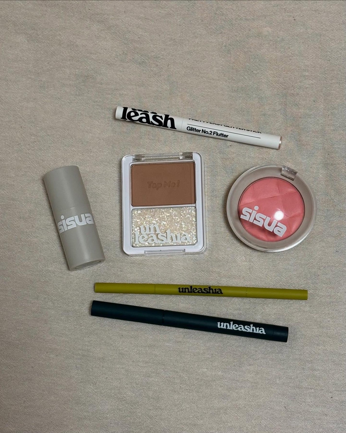 プリティー イージーグリッタースティック/unleashia/グリッターを使ったクチコミ(2枚目)