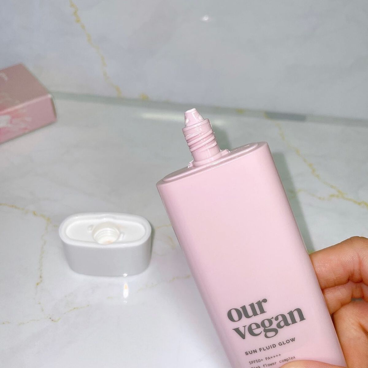 アワーヴィーガン サンプルイド グロー/manyo/化粧下地を使ったクチコミ（2枚目）